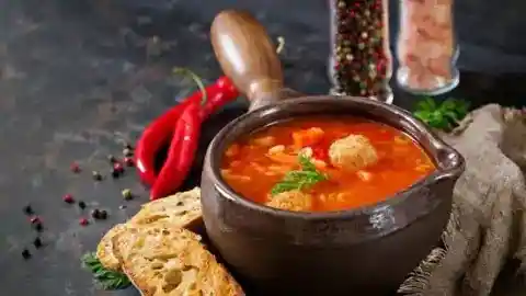 एक बाउल नूडल्स सूप में मिलेगा स्वाद और सेहत का मेल, जानें मैगी को हेल्दी बनाने का तरीका